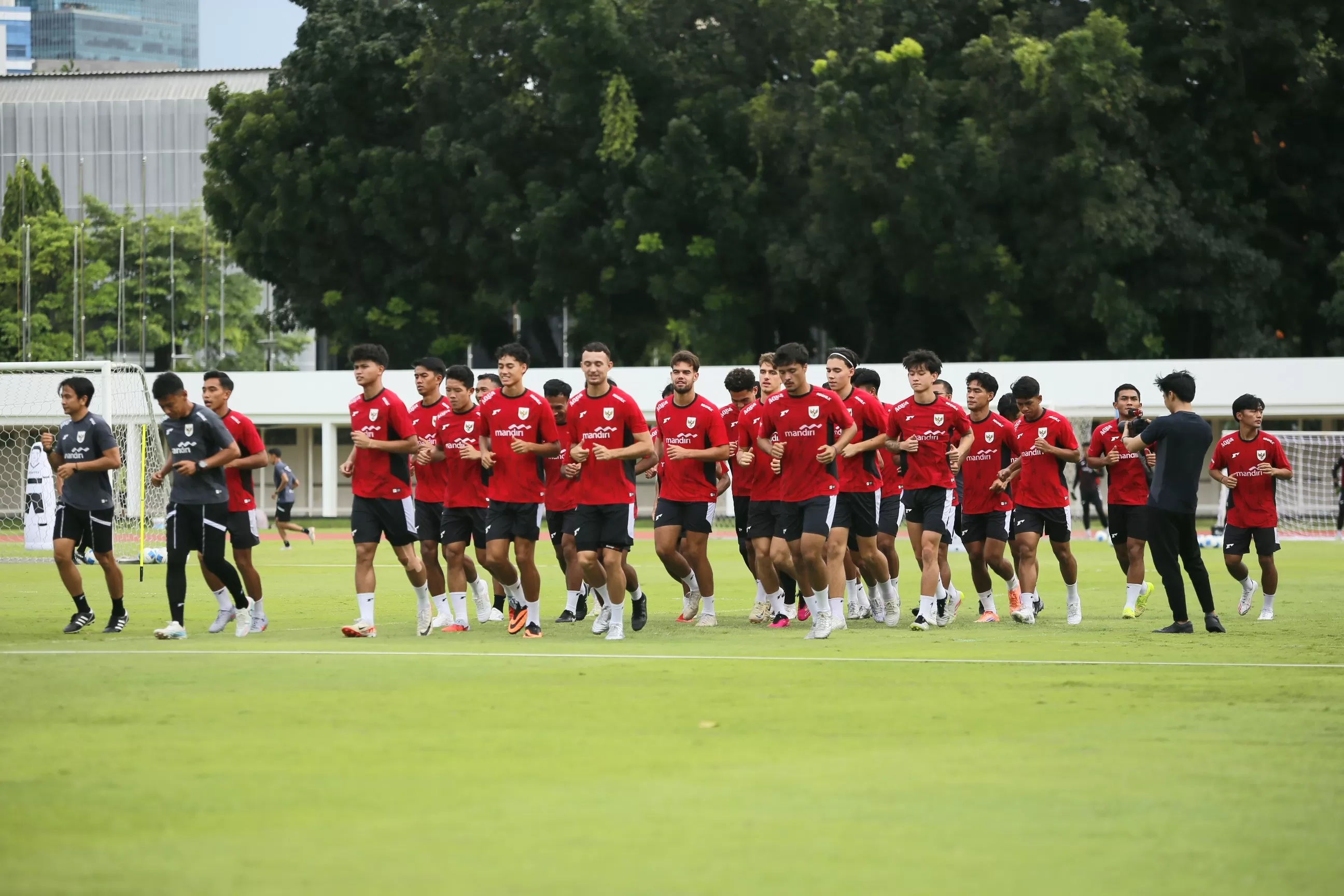 Latihan Timnas U-23. (FOTO: JawaPos.com)