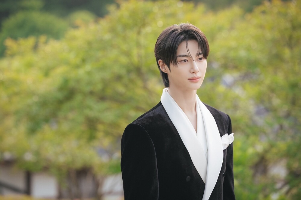 Still cut drama Perfect Crown
