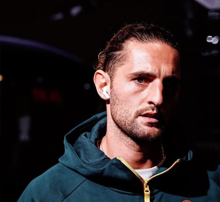 Adrien Rabiot, pemain tengah AC Milan yang masih dalam masa pemulihan.