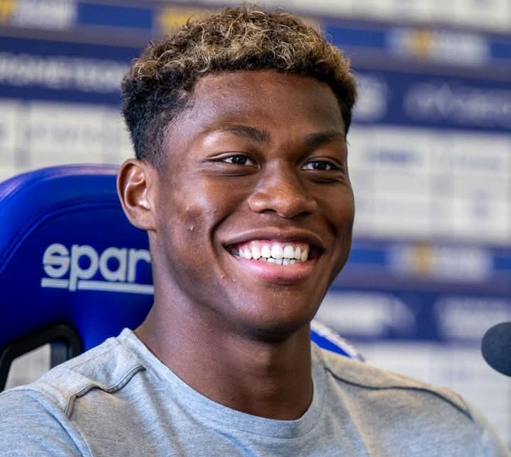 Zion Suzuki, kiper Parma yang disebut-sebut diincar AC Milan sebagai pengganti Mike Maignan.