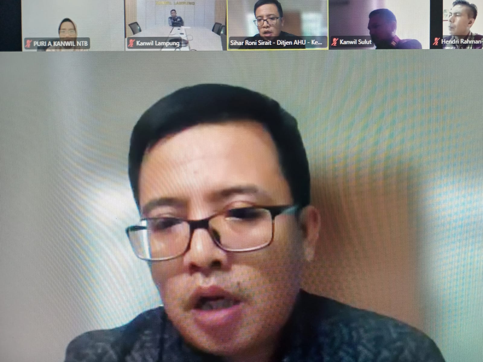 Kanwil Kemenkum NTB) hadir dalam Rapat Pembahasan Pembentukan Satuan Tugas (Satgas) Pengawasan PNBP Layanan Jaminan Fidusia yang digelar secara daring dan diikuti oleh seluruh Kanwil Kemenkum