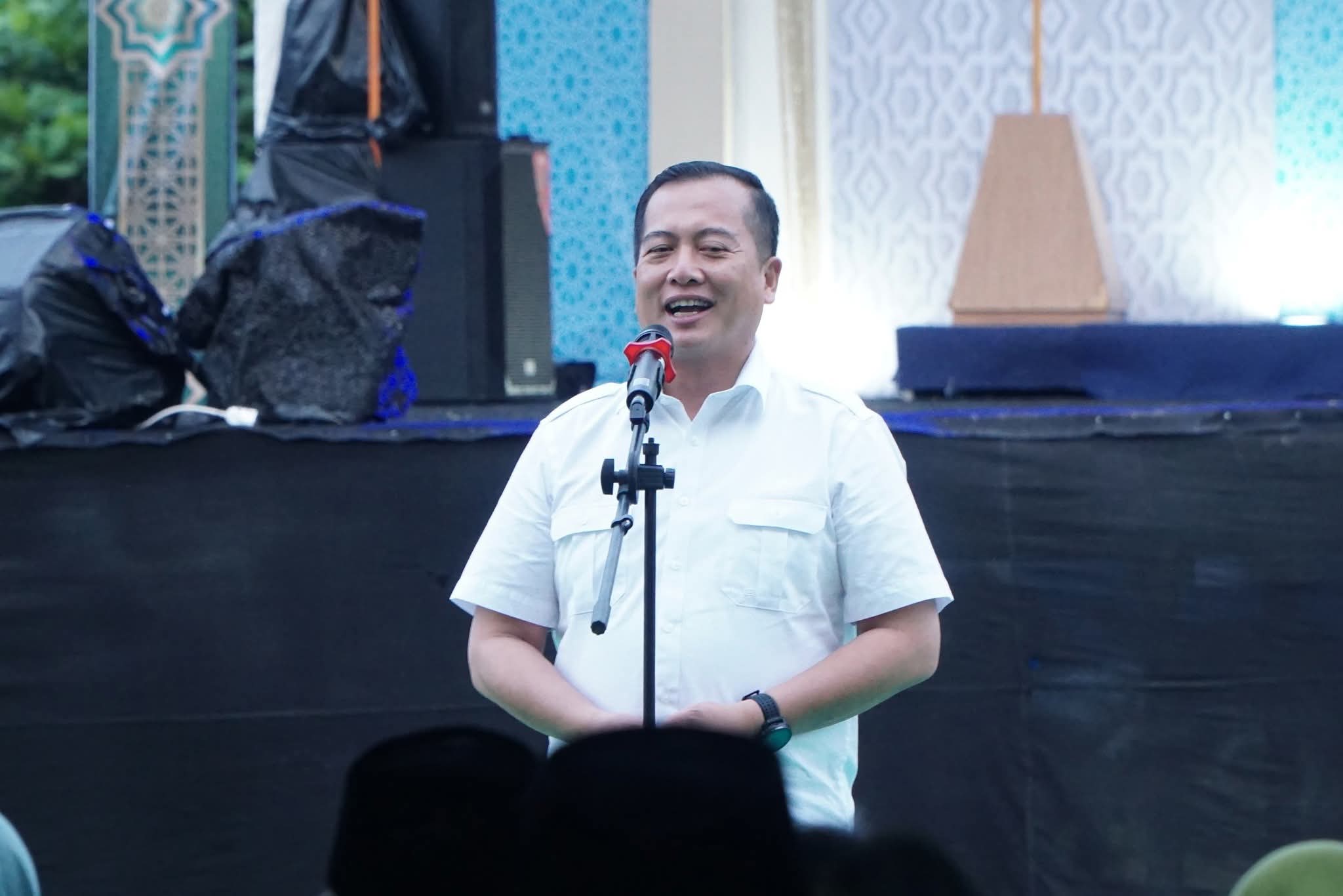 TUAN RUMAH: Gubernur NTB Lalu Muhamad Iqbal memberikan sambutan saat pembukaan Festival Lasqi.