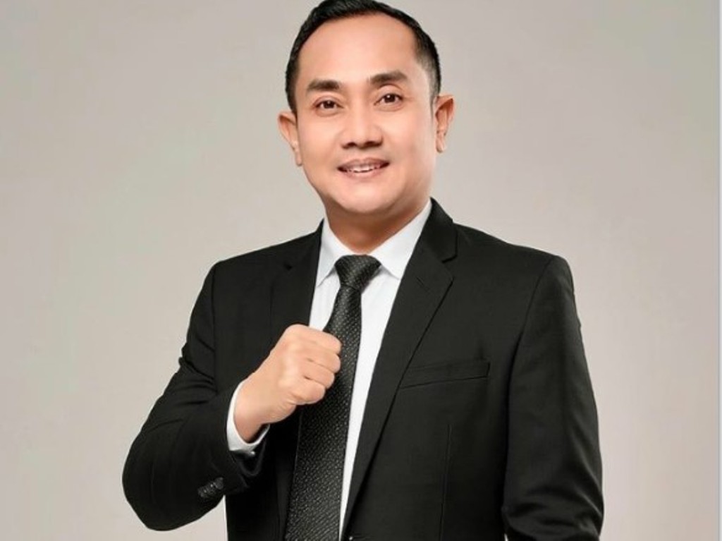 H. Emirald Isfihan, MARS.,MH.,CMC.,FISQua. (Kepala Dinas Kesehatan Kota Mataram)