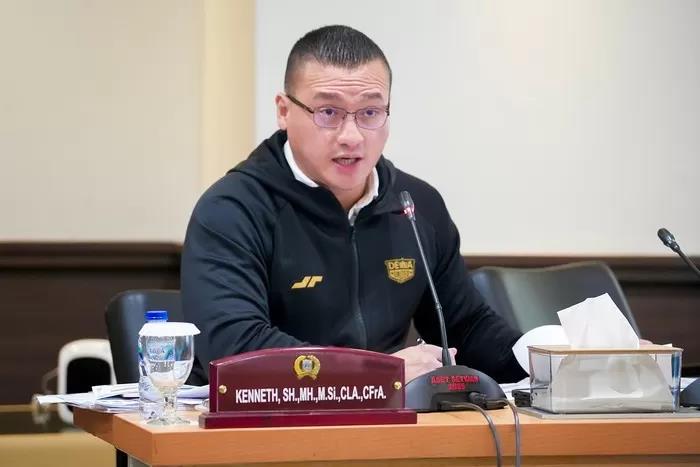 Anggota DPRD DKI Jakarta Hardiyanto Kenneth, menyoroti maraknya aktivitas prostitusi sesama jenis di Taman Daan Mogot KM 12. (Yogi/JawaPos)