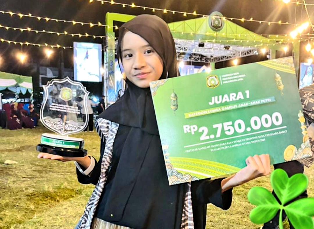 Khanza Fathiya Nadhifa berhasil menjadi Juara 1 Lomba Gambus Putri di Festival Bintang Vokalis dan Qasidah Lembaga Seni Qasidah Lasqi NTB.