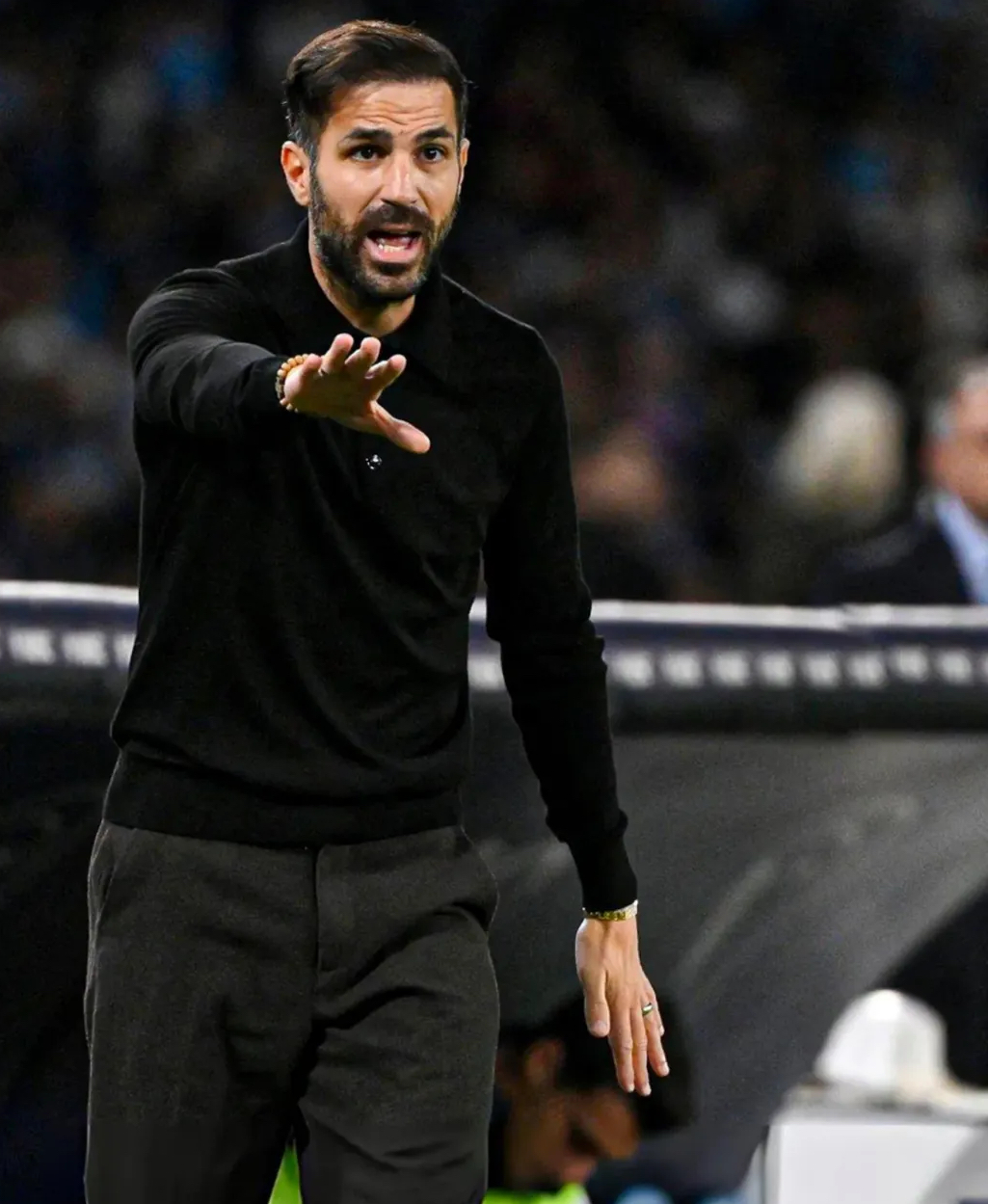 Fabregas dipastikan bertahan di Como. Presiden Mirwan Suwarso tegaskan sang pelatih tak berniat pergi di tengah tren positif klub.
