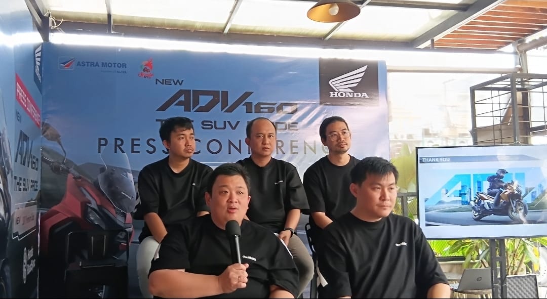 Honda Beri Program Spesial: Gratis Oli dan Jasa Servis 1 Tahun untuk Pembelian New Honda ADV160. (NURUL/LOMBOK POST)