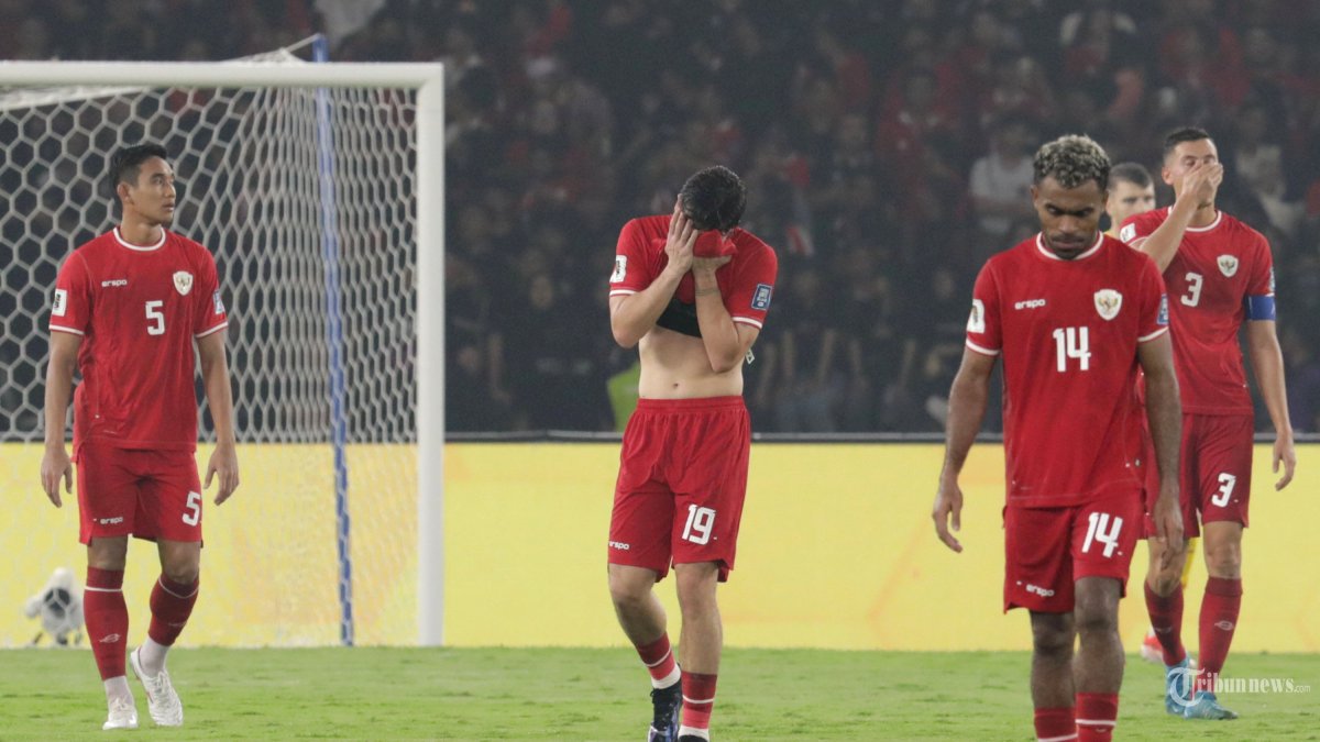 The Athletic sorot &ldquo;bangsa besar, prestasi kecil&rdquo;: Indonesia gagal lolos Piala Dunia 2026 karena minim infrastruktur dan pembinaan.