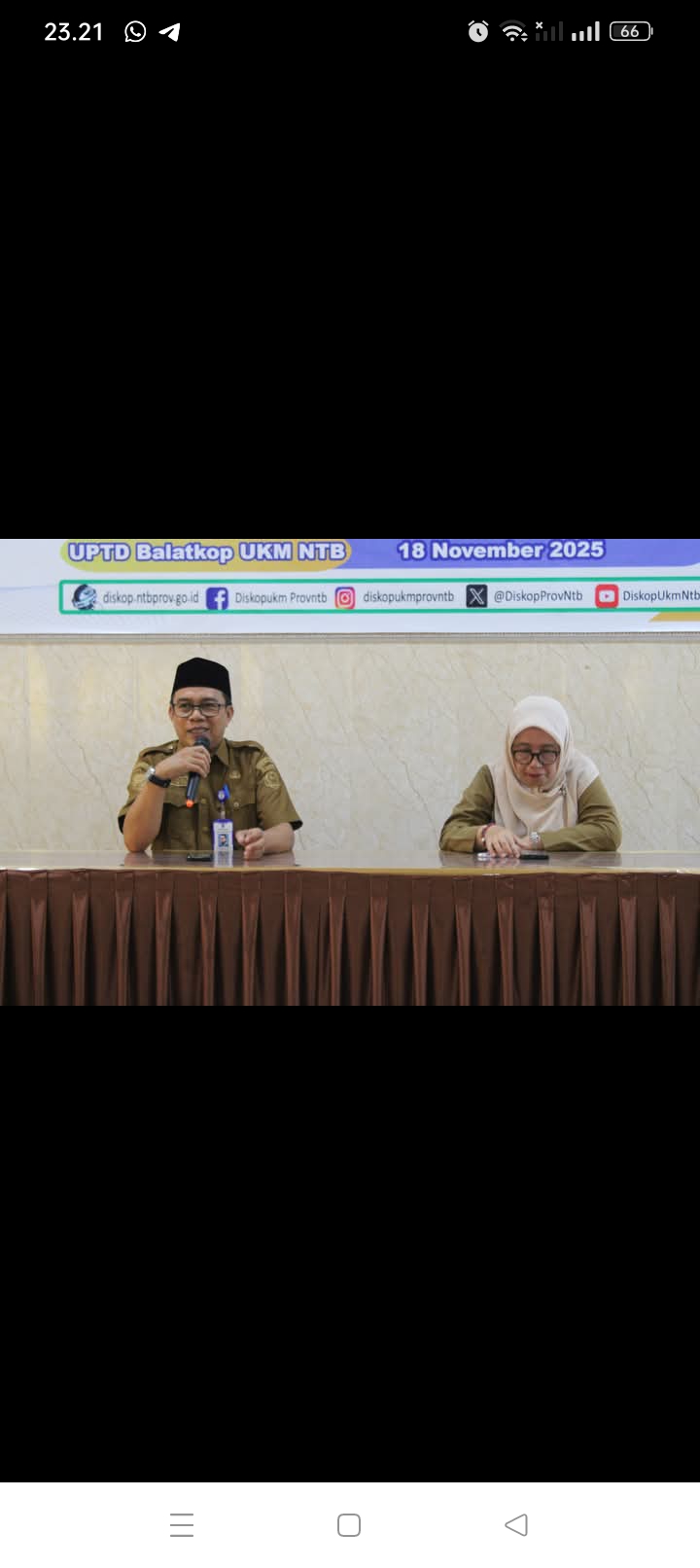 Mewakili Kepala Dinas Koperasi UKM Provinsi NTB, Sekretaris Dinas Koperasi UKM NTB, Muhamad Fauzan, secara resmi membuka Workshop Keuangan Digital Angkatan I dan Workshop Ecoprint.