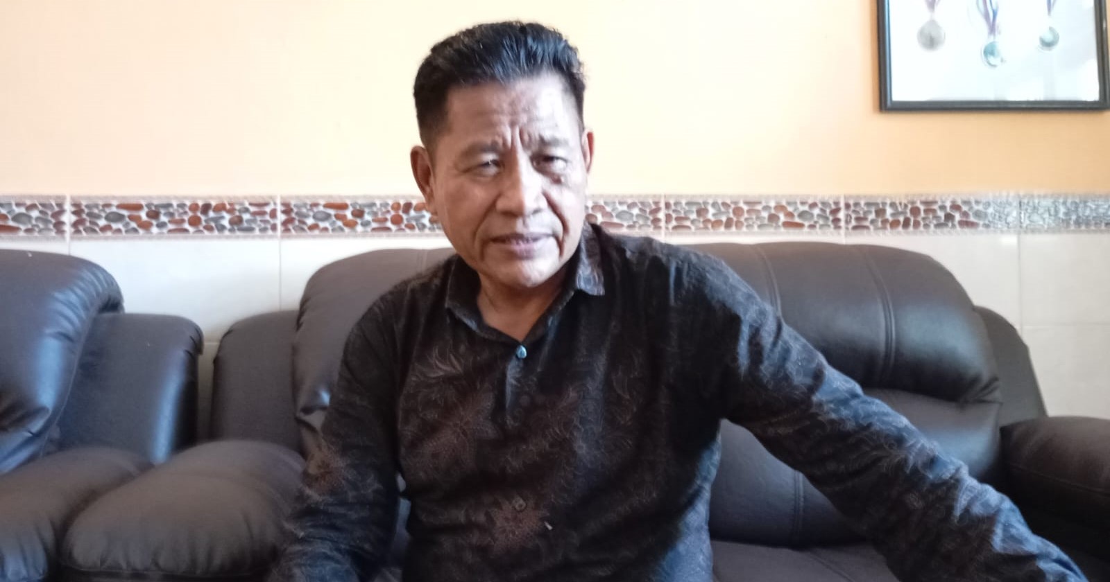 Plt Kepala SMAN 2 Gerung Lalu Gde Sumaryani