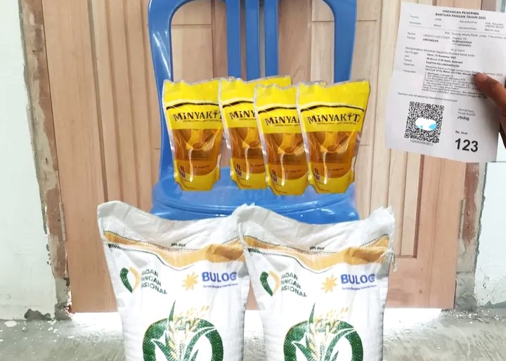 Daftar penerima bantuan tambahan beras 20 kg dan minyak goreng 2 liter resmi keluar