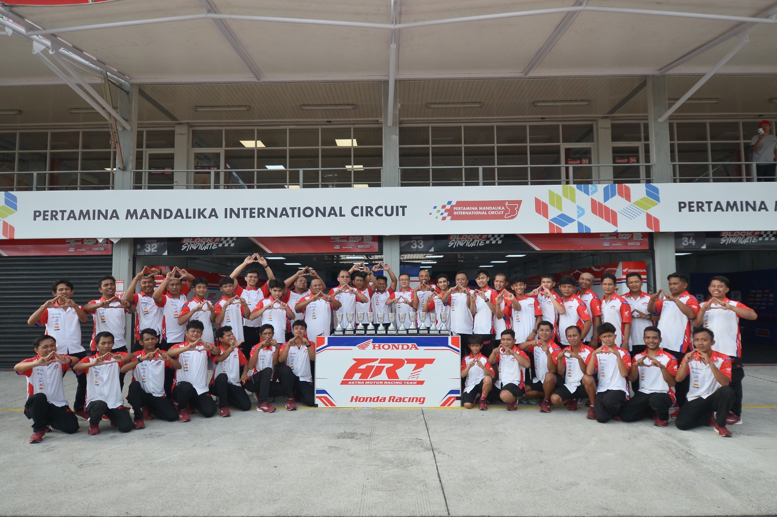 KONSISTEN: Tim ART dibawah naungan Astra Motor kembali menunjukkan konsistensinya pada gelaran final Mandalika Racing Series 2025.