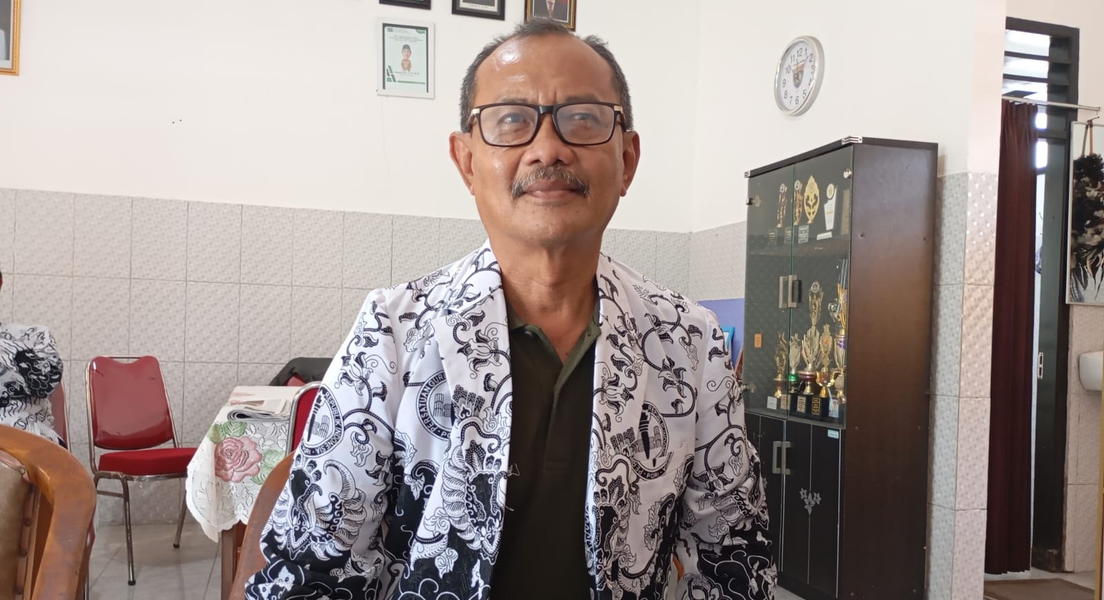 Ketua PGRI Kota Mataram Imam Purwanto