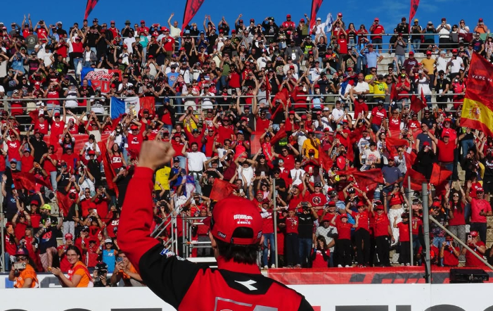Penonton MotoGP 2025 tembus 3,6 juta, cetak rekor baru dengan tribune penuh di Valencia dan sembilan sirkuit lain sepanjang musim.