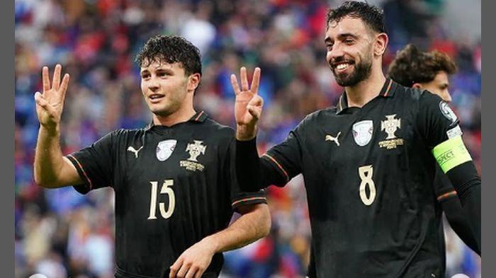 PORTUGAL CUKUR ARMENIA - Bruno Fernandes dan Joao Neves yang sukses mencetak hatrick di laga Grup F Kualifikasi Piala Dunia 2026 zona Eropa Portugal vs Armenia itu digelar di Estadio do Dragao, Minggu (16/11/2025). Portugal cukur Armenia dengan skor 9-1.