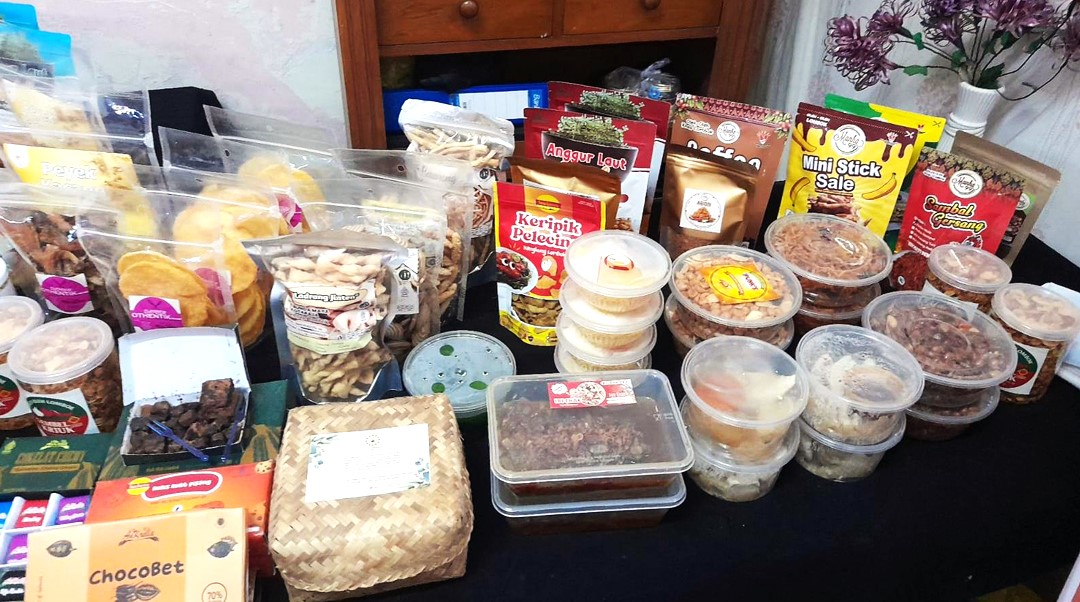 GO MODERN: Produk UMKM NTB yang dihadirkan dalam kegiatan dialog PIM DPD NTB dan UPTD BP3UD Disdag NTB, Selasa (18/11).