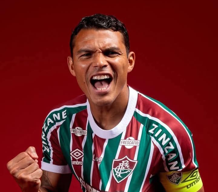 Thiago Silva, bek Brazil yang membuka kemungkinan kembali ke AC Milan.