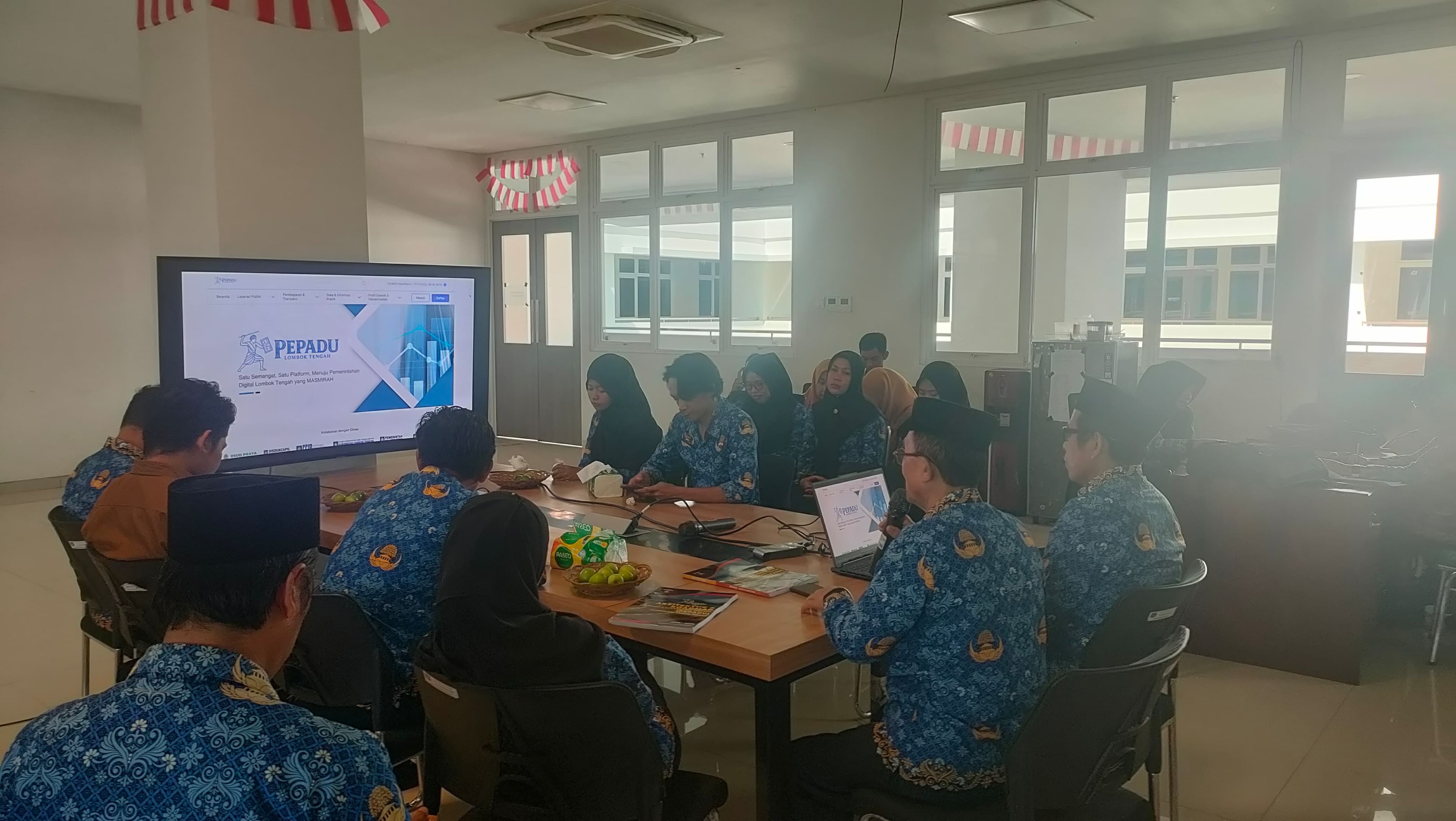 INOVASI: Dinas Komunikasi dan Informatika Loteng paparkan PEPADU (Prototipe Platform E-Government Terpadu) di aula kantor dinas setempat, Kamis (20/11).