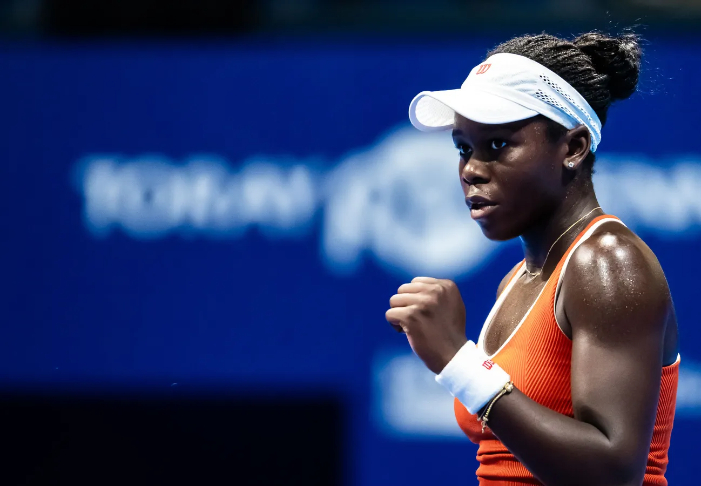 Victoria Mboko menerima kunci kota Burlington usai musim sensasional di WTA, termasuk gelar WTA 1000 Montreal yang memukau publik Kanada.