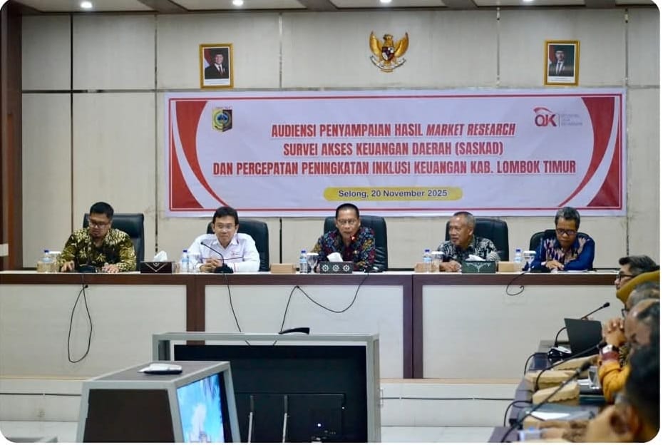 Wakil Bupati bersama Kepala OJK saat melakukan audiensi penyampaian Market Research Survei Akses Keuangan Daerah (SASKAD)