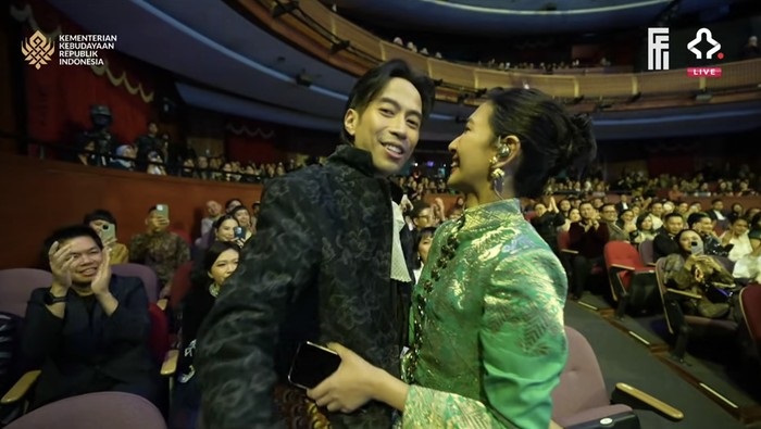 Momen haru penuh cinta di ffi 2025: sheila dara raih piala citra dan sebut vidi aldiano sebagai suami selamanya