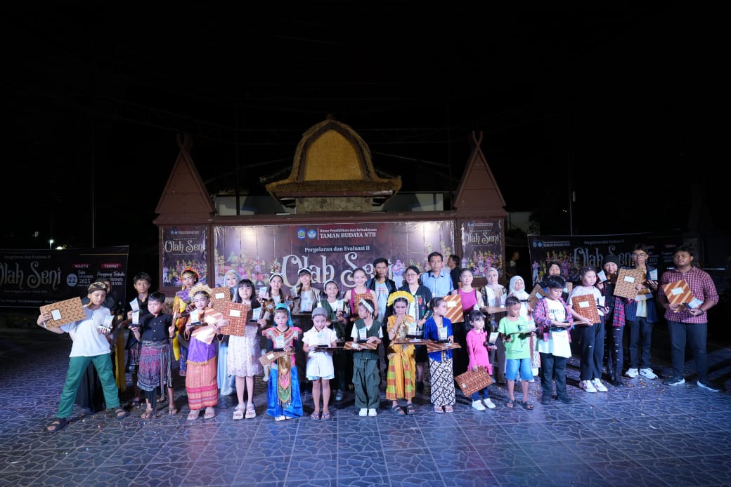 Peserta Olah Seni 2025 usai tampil di Taman Budaya NTB.