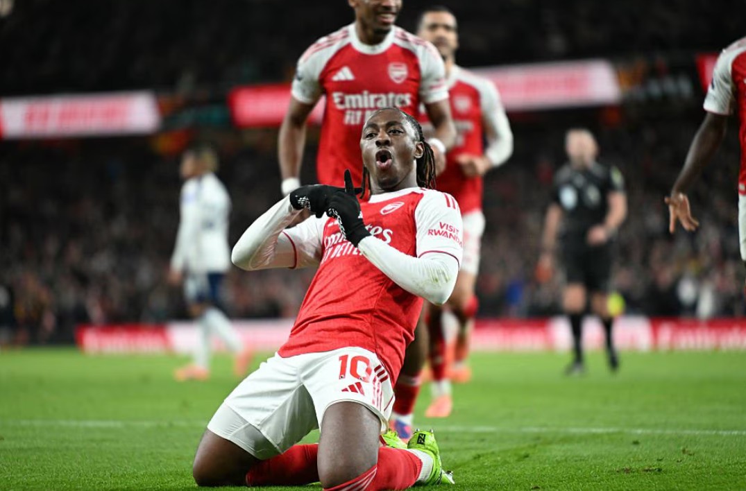 Eberechi Eze mencetak hattrick saat Arsenal membantai Tottenham Hotspur.