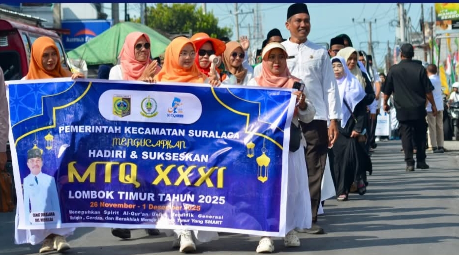 Sejumlah kafilah saat mengikuti pawai ta
