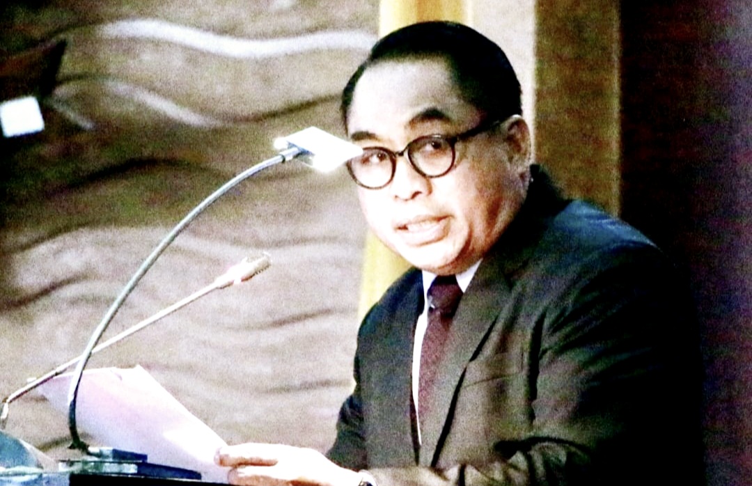 Wakil Ketua Komisi IV DPRD NTB Sudirsah Sujanto mengatakan masih menunggu arahan pimpinan dewan soal pengganti ketua komisi IV setelah Hamdan Kasim tersandung kasus.