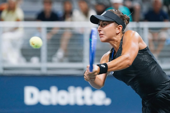 Belinda Bencic kembali ke Abu Dhabi pada 2026 untuk mempertahankan gelar, usai musim 2025 yang sensasional dari peringkat 487 menuju elite dunia.