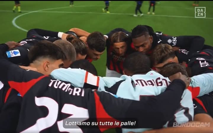 Mike Maignan membakar semangat rekan-rekannya saat AC Milan menghadapi Inter Milan dalam Derby Della Madonnina sesaat sebelum laga dimulai.