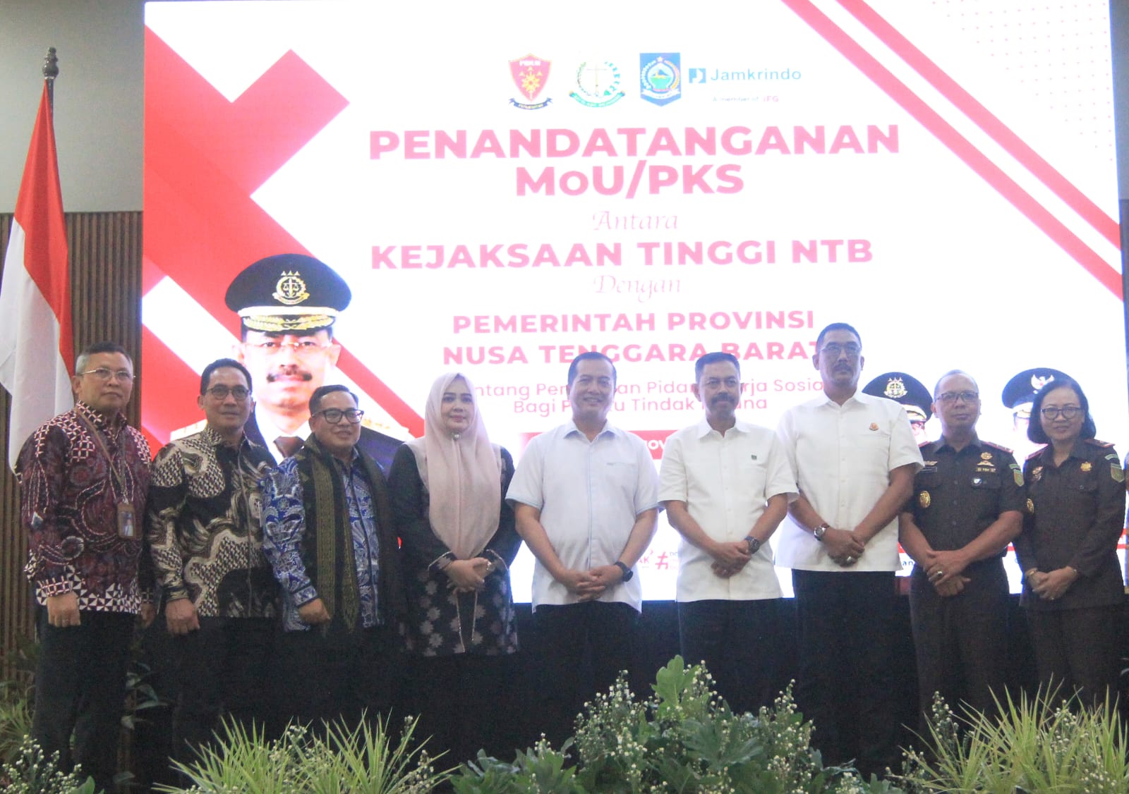 Jamkrindo berkolaborasi dengan Kejaksaan Agung dan Pemprov NTB, berikan pelatihan usaha laundry sepatu & parfum untuk peserta pidana sosial