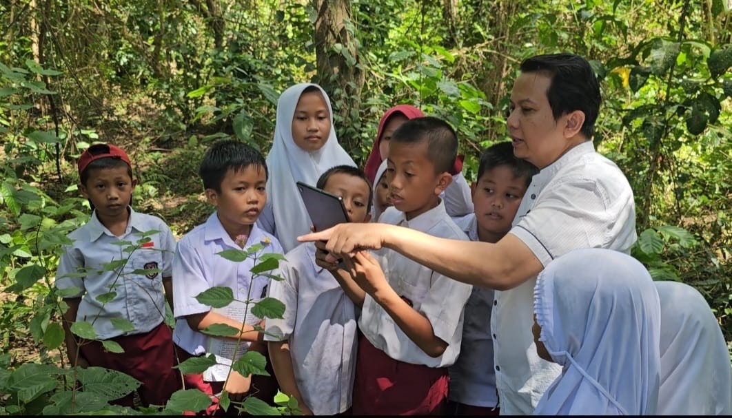 Peringati Hari Guru, Yayasan AHM Apresiasi Dedikasi Guru Inspiratif