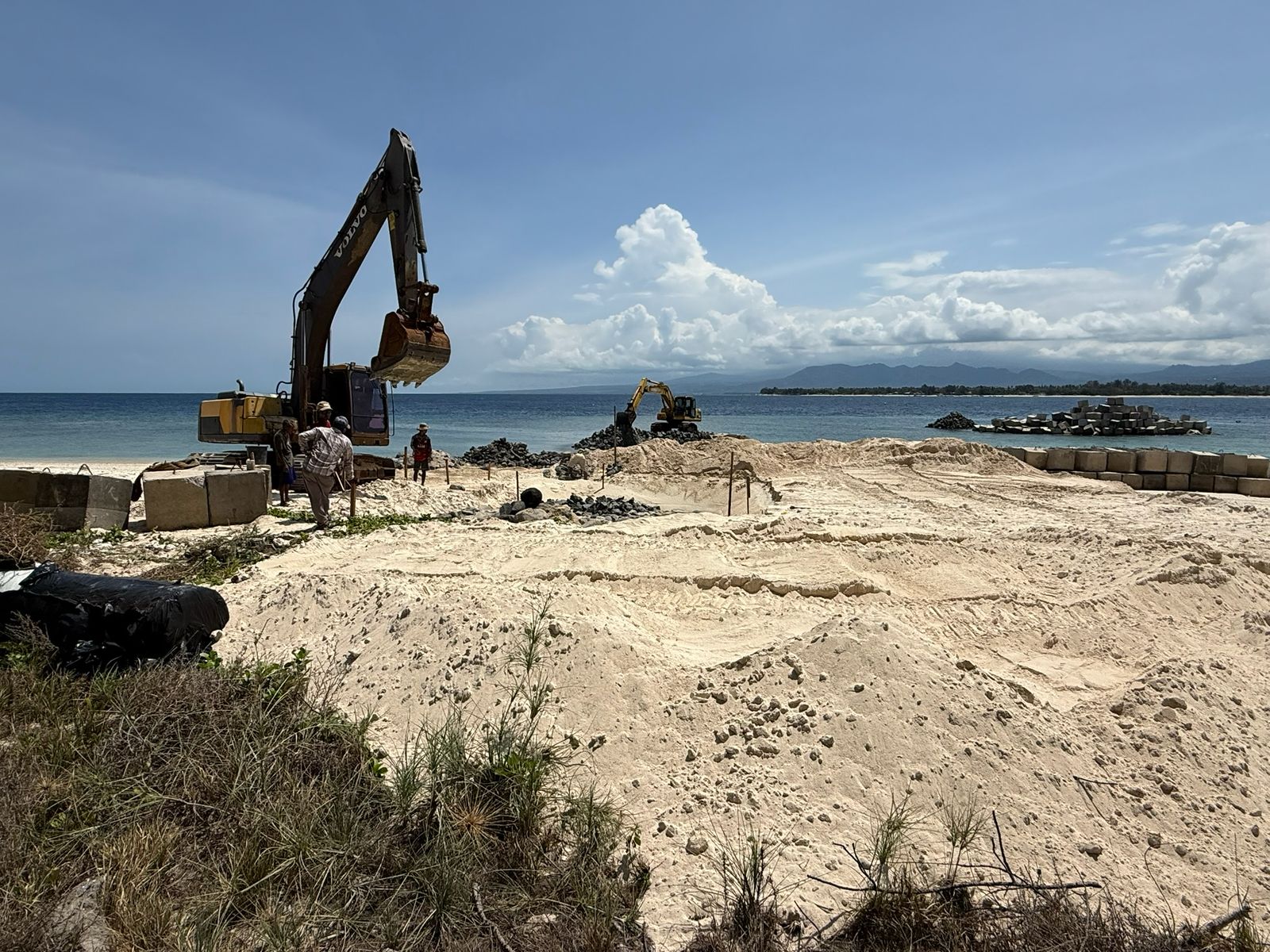 Ekskavator Beroperasi 100 Meter dari Titik Kedatangan, Janji Hasil