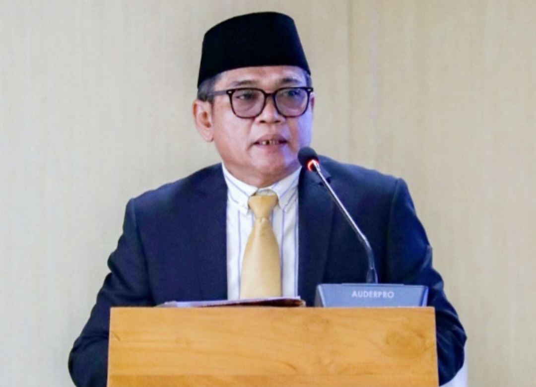 Juru Bicara Banggar DPRD NTB Humaidi meminta rencana penyewaan mobil listrik dikaji ulang untuk menghindari kebijakan yang bersifat coba-coba.