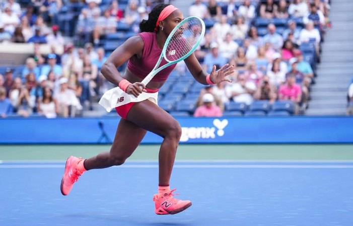 Coco Gauff dijagokan juara Australian Open 2026 berkat konsistensi, mentalitas kuat, dan peningkatan teknik. Peluangnya semakin besar.
