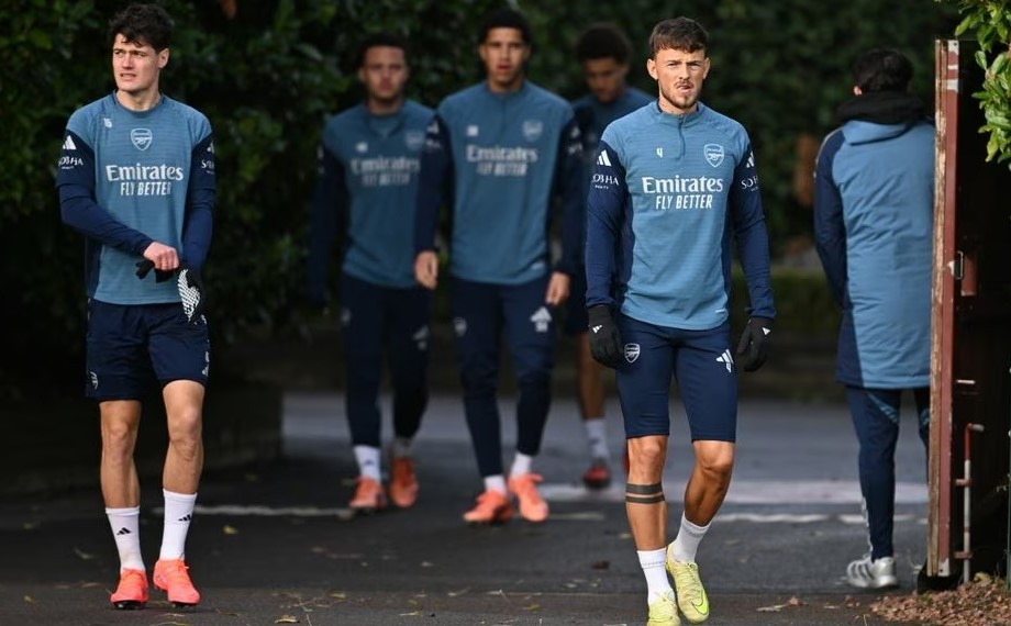 Pemain Arsenal saat menjalani latihan sebelum menghadapi Chelsea dalam lanjutan Premier League.