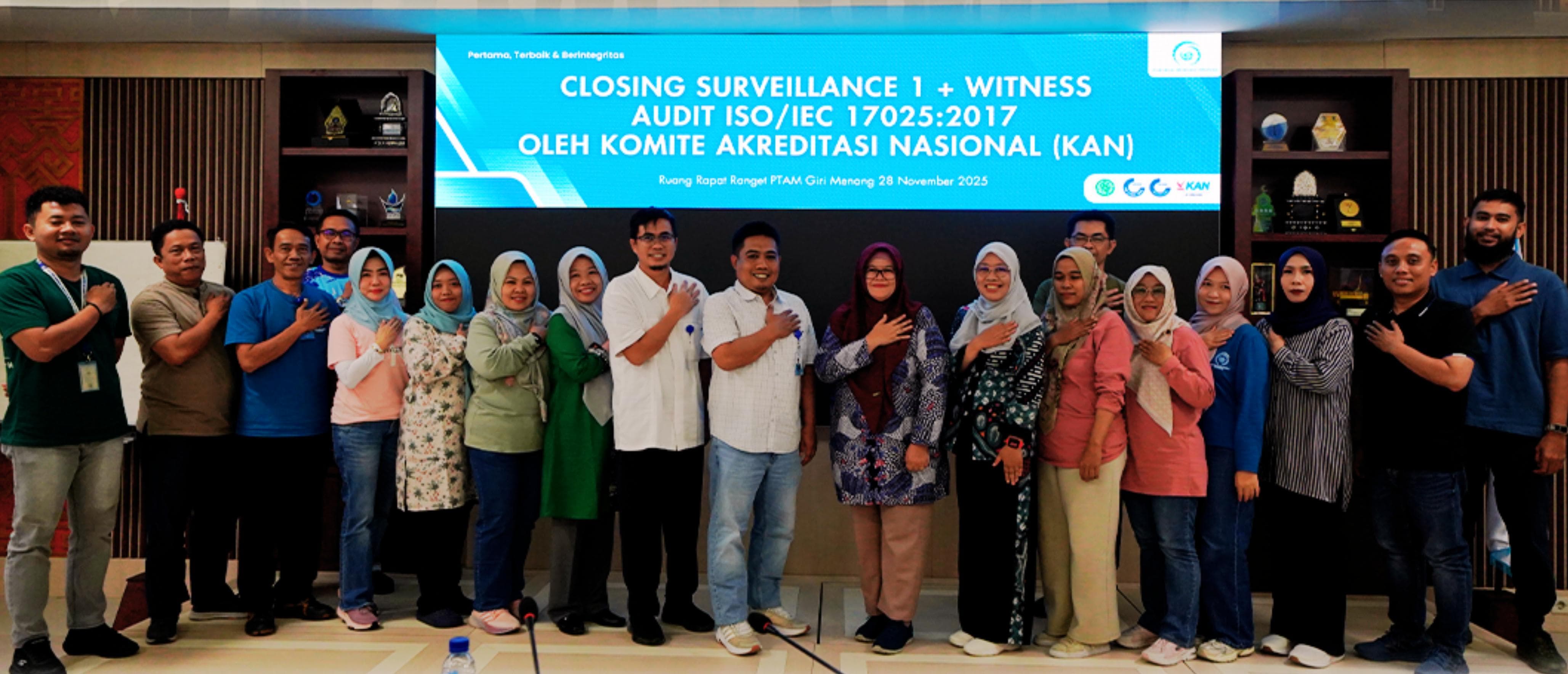 TUNTAS: Tim audit eksternal bersama manajemen PT Air Minum Giri Menang (Perseroda).
