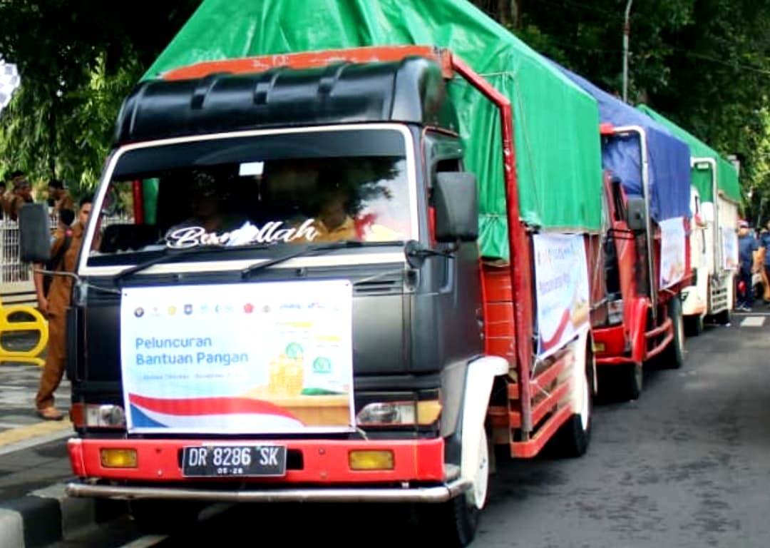 Warga Girang! Bantuan Pangan Beras & Minyak Goreng &nbsp;Tersalurkan, Jumlahnya Capai Ratusan Ribu Kilo di Kota Mataram!
