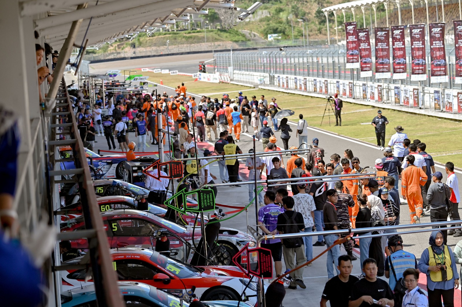 Mandalika Festival of Speed putaran akhir ini akan menjadi puncak event kejuaraan balap roda empat paling lengkap dan paling seru sepanjang 2025 di Tanah Air