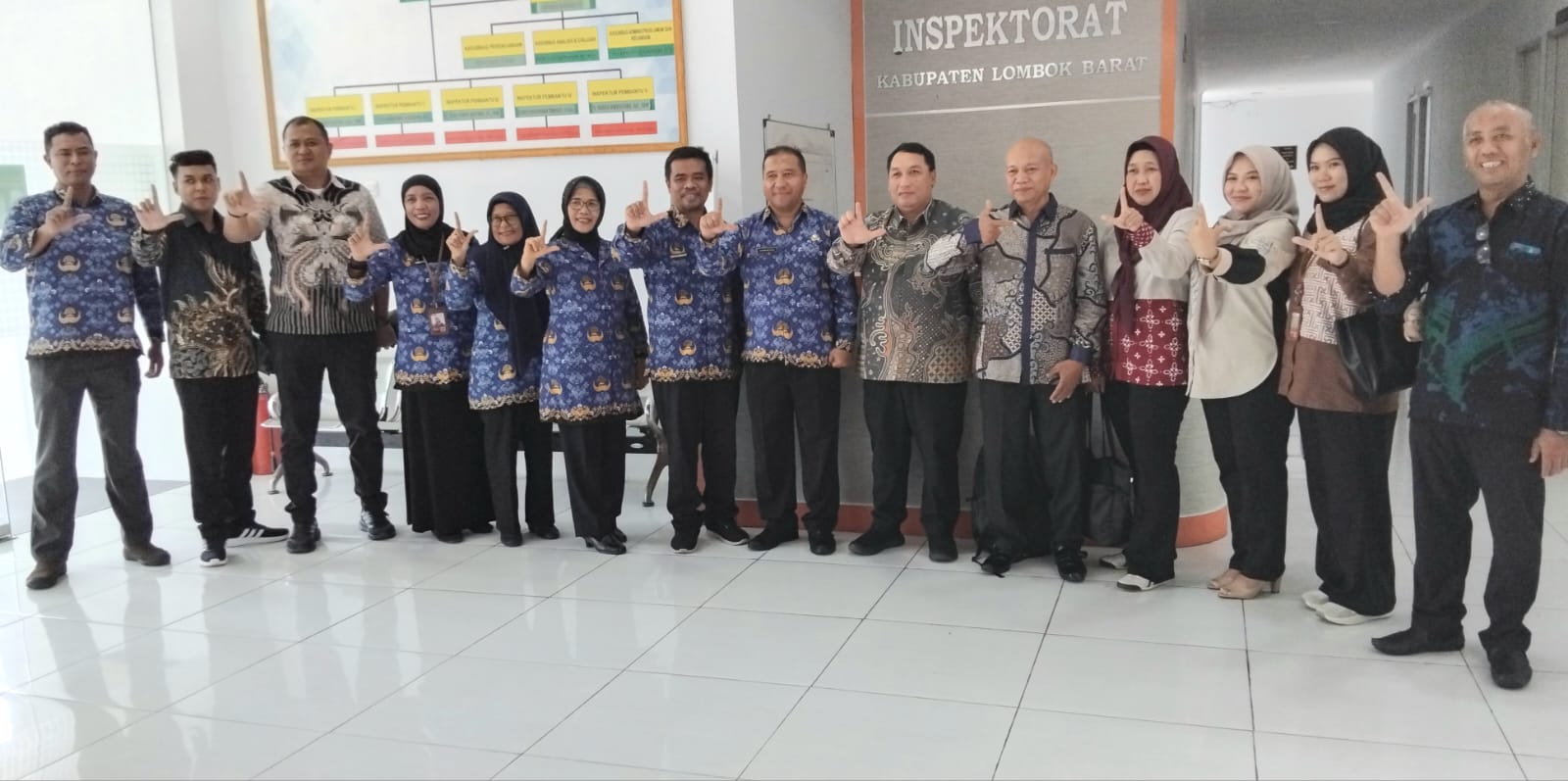 STUDI TIRU: Inspektorat Kutai Timur saat berkunjung ke Inspektorat Lobar, Senin (1/12).
