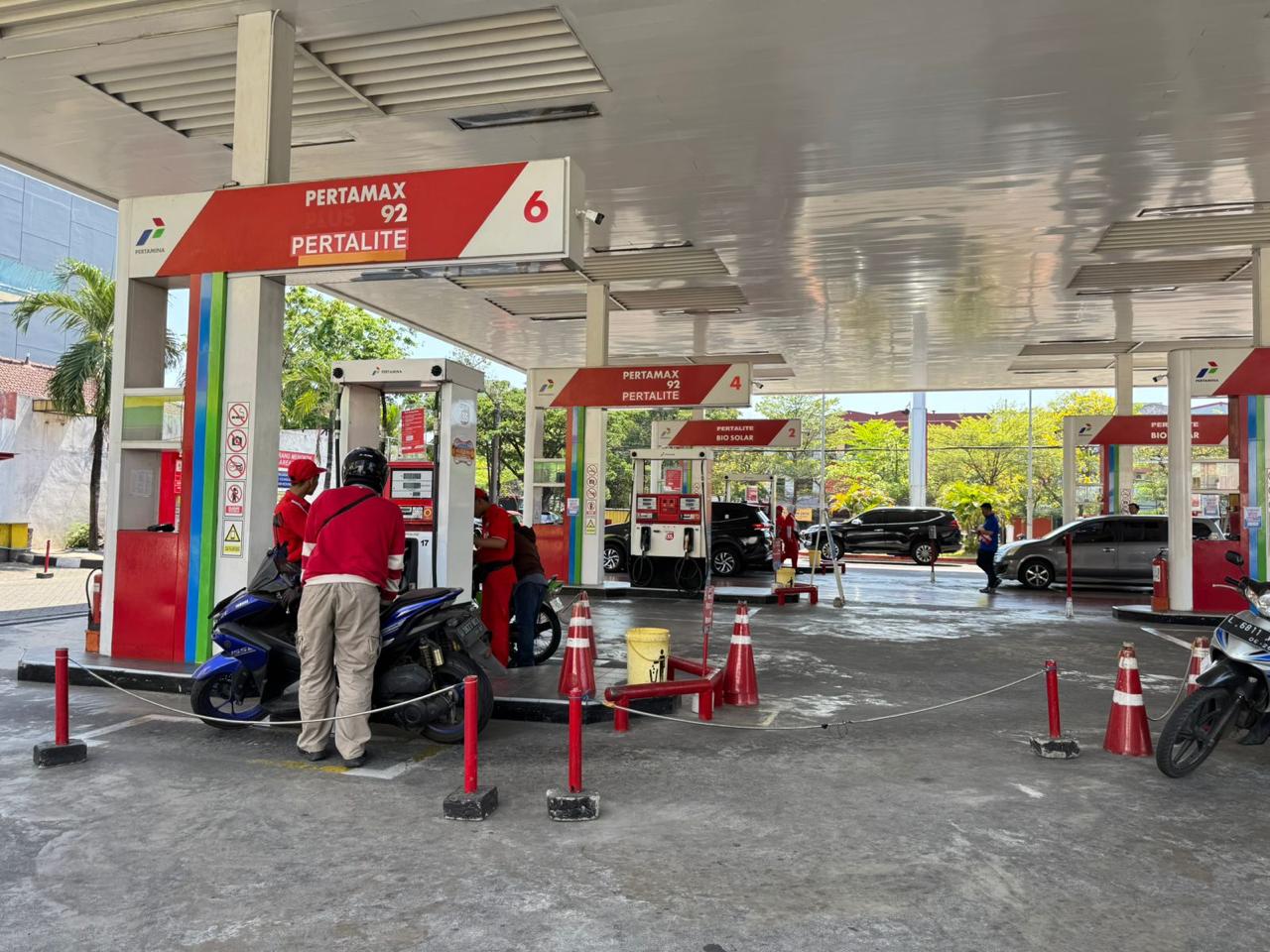 Pertamina aktifkan Satgas Nataru 2025/2026 lebih awal. Pastikan ketersediaan BBM, LPG & Avtur di Jatimbalinus. Proyeksi kenaikan konsumsi & layanan tambahan disiapkan.