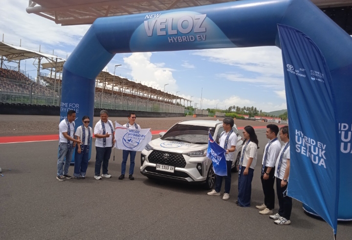Pelepasan Veloz Hybrid EV Lintas Nusa 2025, Ekspedisi Toyota dari Mandalika ke Barat Indonesia