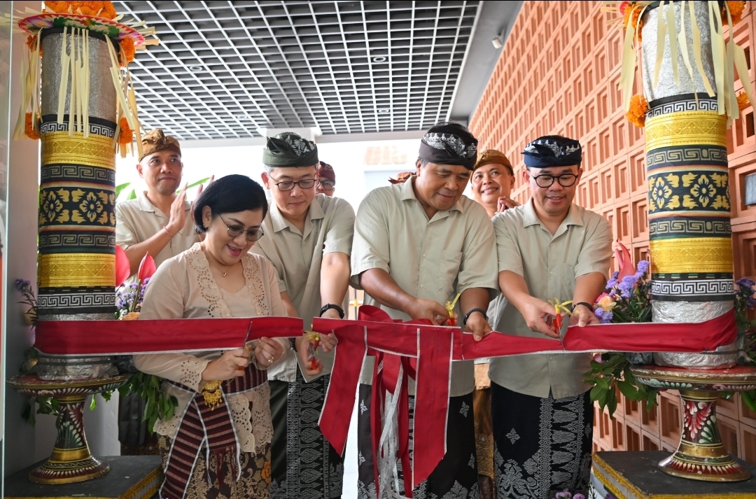 PT Adira Dinamika Multi Finance Tbk (&ldquo;Adira Finance&rdquo;) meresmikan Grha Adira yang berlokasi di Jl. Mahendradatta, Denpasar Barat, Bali.