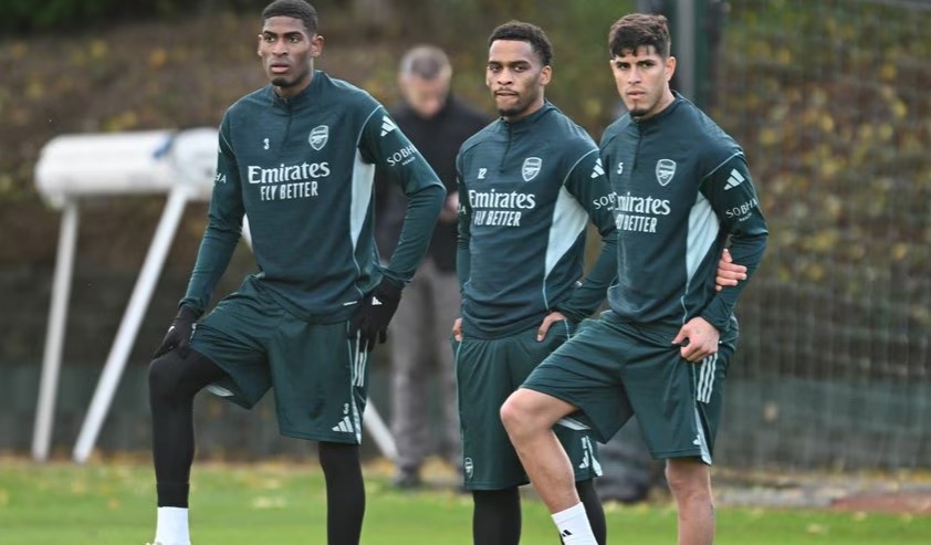 Pemain Arsenal menjalani latihan sebelum menghadapi Brentford di Premier League.