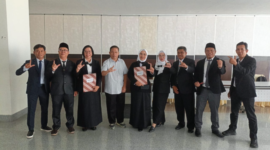 Peserta lainnya menerima penghargaan proyek perubahan terbaik.