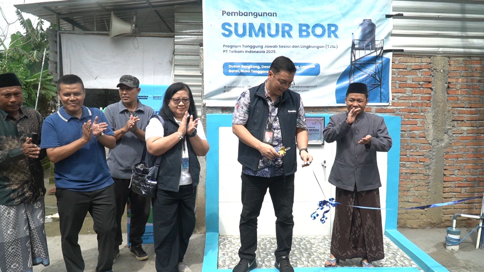 PT Telkom Indonesia (Persero) meresmikan program Sarana Air Bersih (SAB) di Desa Labuan Tereng, Dusun Songkang, Kecamatan Lembar, Lombok Barat.