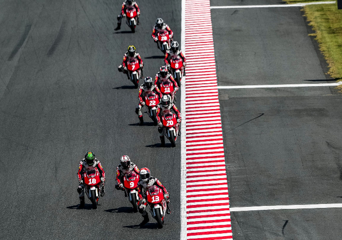 Moto4 Asia Cup 2026 umumkan daftar pembalap dan kalender baru, dengan enam negara beraksi dan Mandalika masuk putaran penting musim depan.