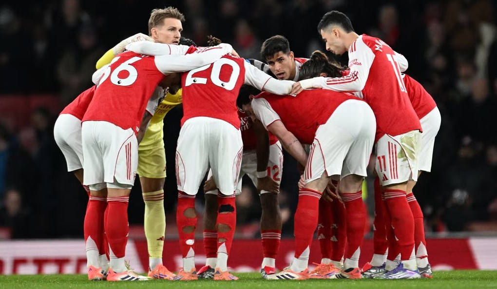 Declan Rice siap perkuat Arsenal kontra Aston Villa meski kini krisis pemain belakang.