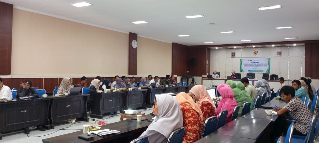 dinas Lingkungan Hidup Lotim bersama DLH Provinsi saat menyampaikan masalah perubahn iklim